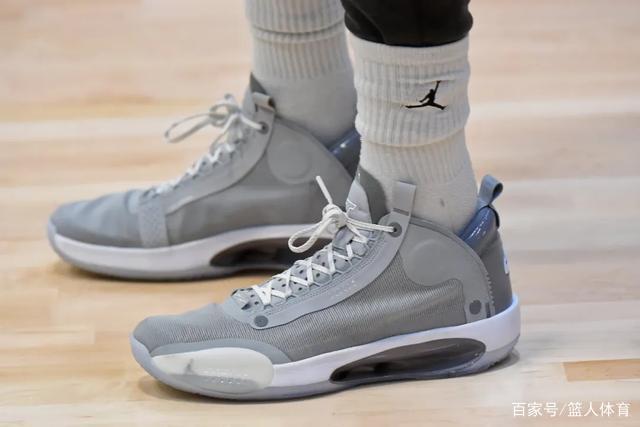 高诗岩20+7+5山东逆转北控 四川不敌江苏